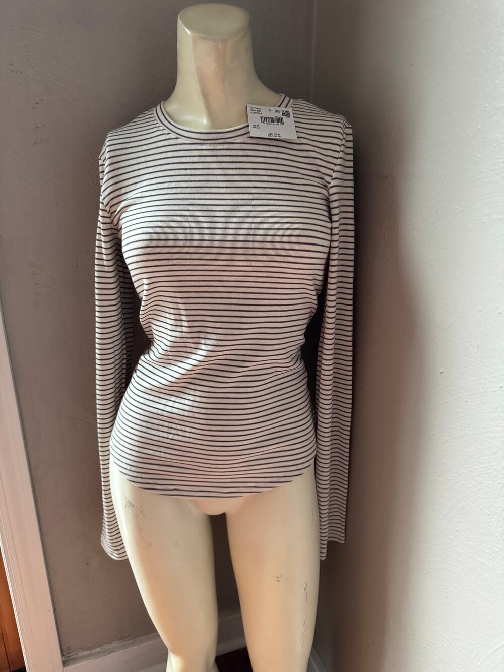 American Eagle Cozy Up Long-Sleeve Layering T-Shirt Size med